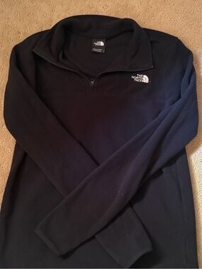 The North Face Women’s Black Half-Zip Fleece Pullover